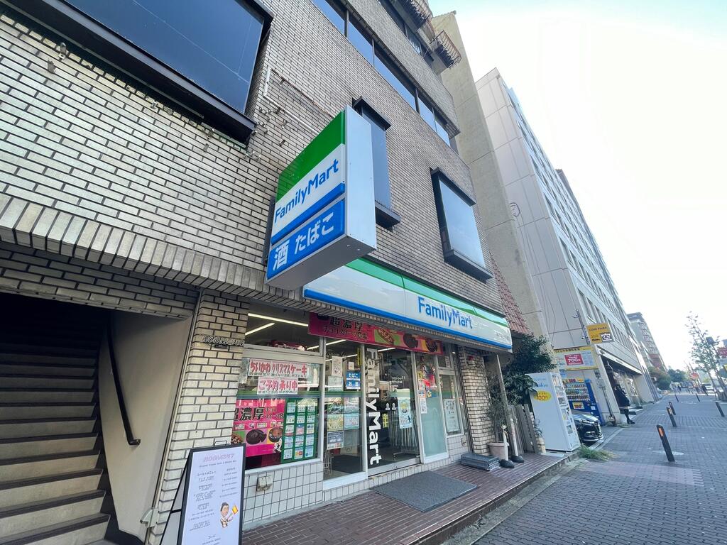 コンビニ　ファミリーマート神戸中山手通店（コンビニ）まで124m