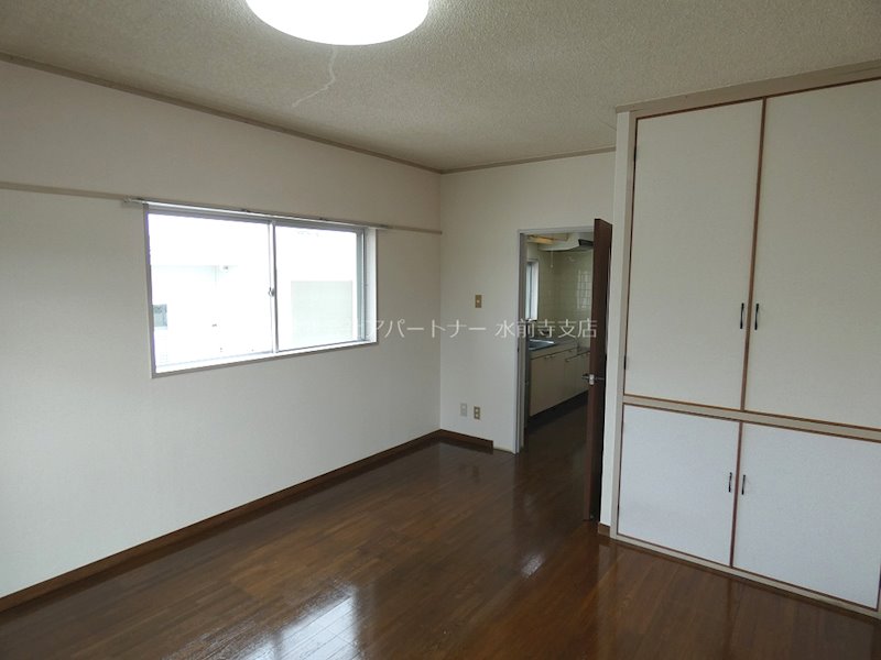 ロビー　2面採光のお部屋です！