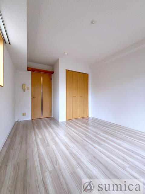 居室・リビング　日当たりのいいお部屋です♪