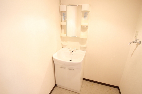 洗面設備　別部屋の写真です。