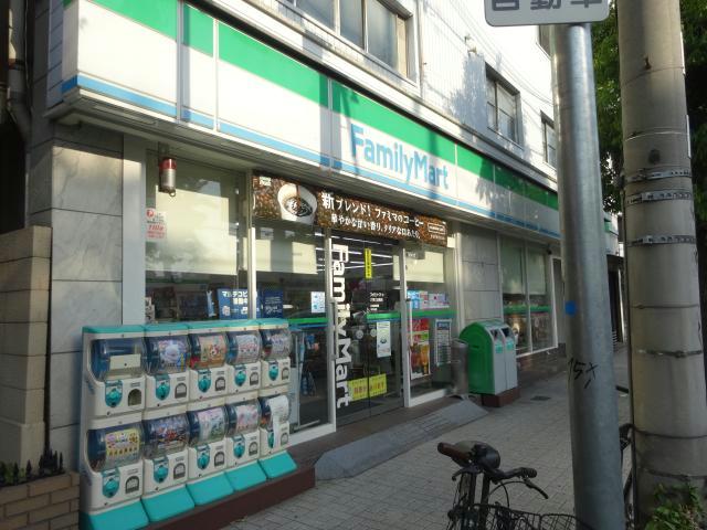 コンビニ　ファミリーマート大淀南店（コンビニ）まで682m