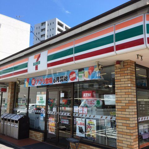 コンビニ　セブン-イレブン 名古屋萱場2丁目店（コンビニ）まで386m
