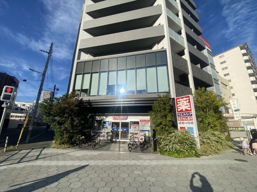 ドラックストア　ウエルシア大阪新町店（ドラッグストア）まで500m