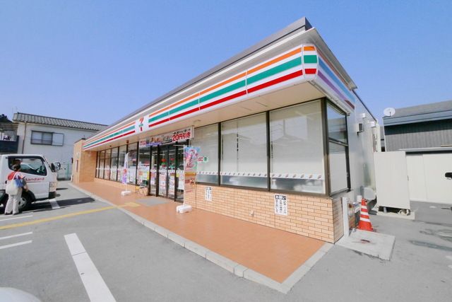 コンビニ　セブンイレブン川越仲町店（コンビニ）まで650m