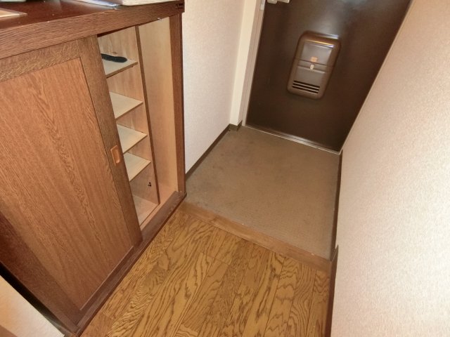 玄関　グランドール神谷