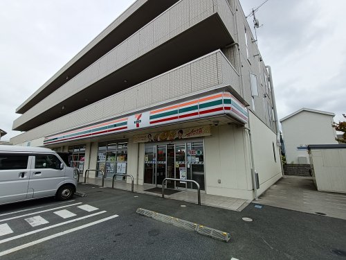 コンビニ　セブンイレブン 川口安行藤八店（コンビニ）まで611m