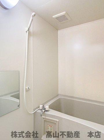 バス・シャワールーム　※掲載写真は同タイプの別号室です。実際の仕様・設備は内見時に