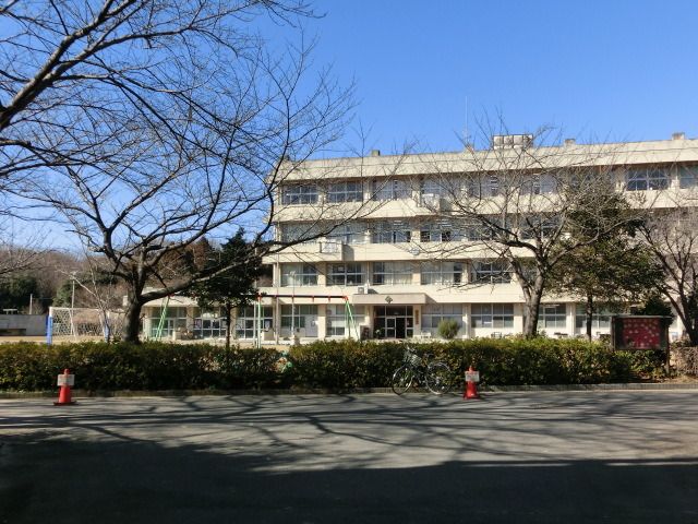 小学校　源小学校（小学校）まで700m