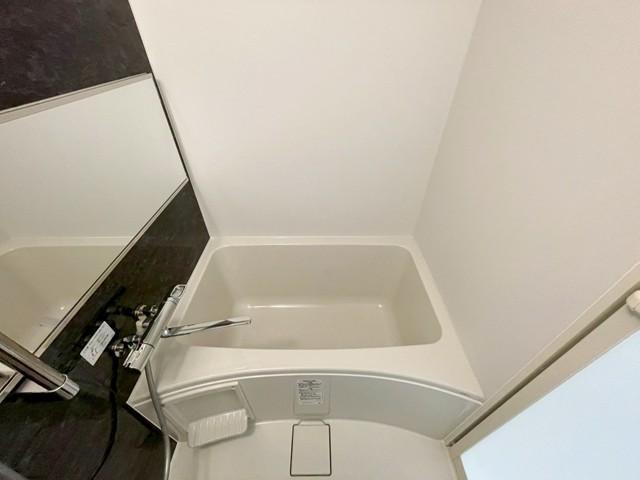 バス・シャワールーム　落ち着いた空間のお風呂です