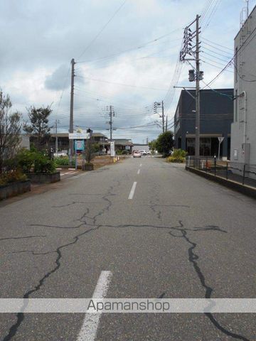 その他　前面道路（その他）まで0m