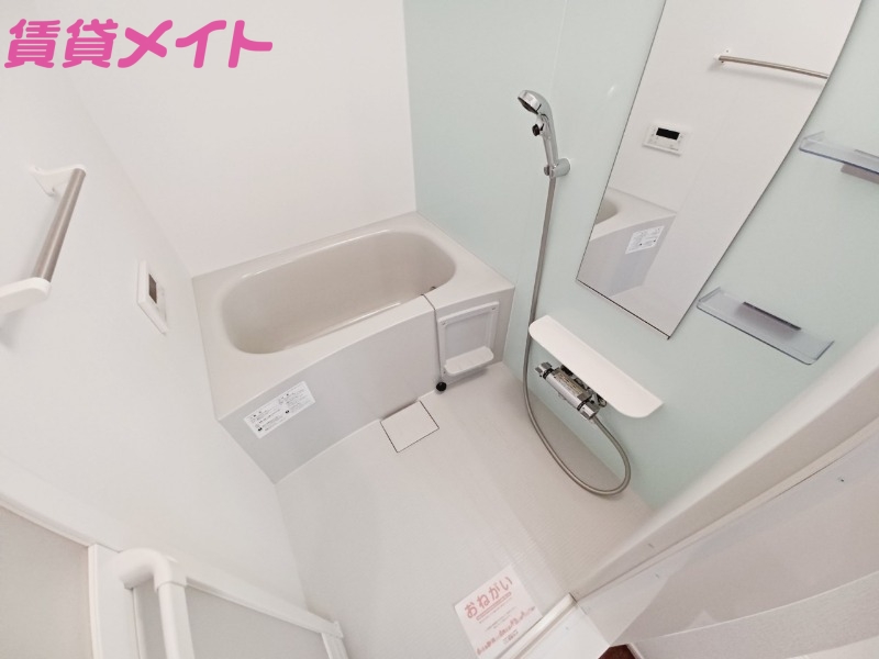 バス・シャワールーム　別部屋反転写真