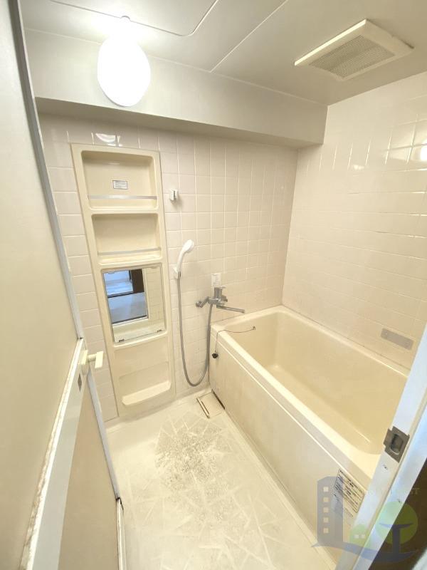 バス・シャワールーム　別部屋の参考写真
