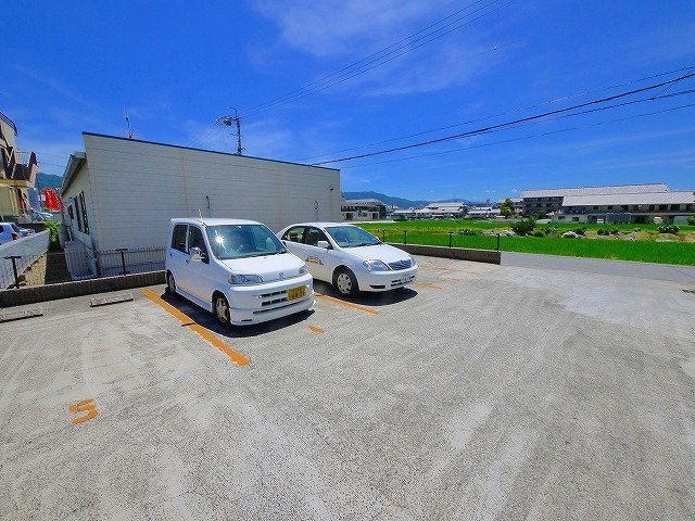 駐車場　駐車場完備です