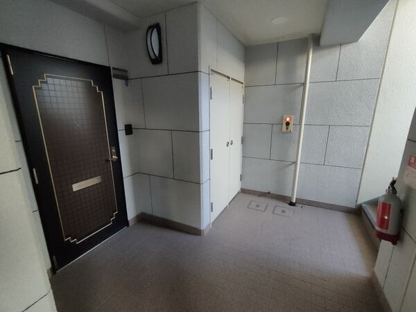 阪急神戸線 御影駅 徒歩14分 4階建 築28年の外観写真