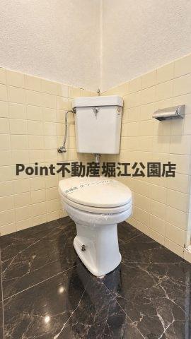 地下鉄千日前線 桜川駅 徒歩5分 4階建 築47年のトイレ写真