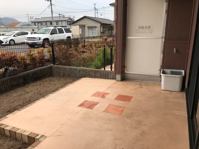 駐車場　テラス