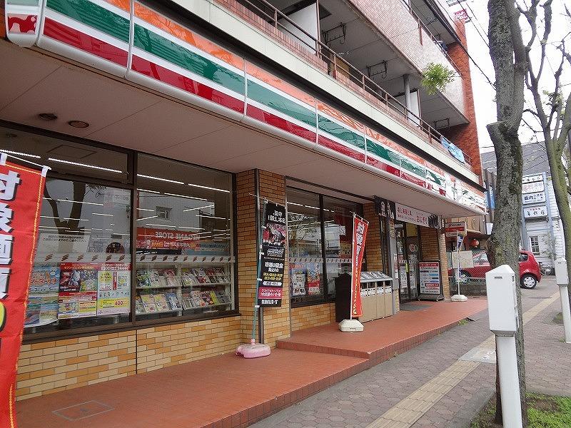 コンビニ　セブンイレブン（コンビニ）まで479m