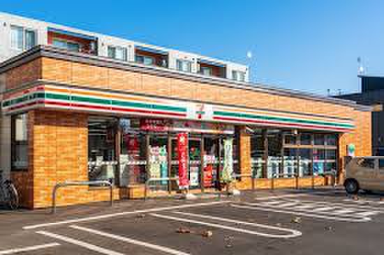 コンビニ　セブンイレブン　札幌本町1条店（コンビニ）まで270m