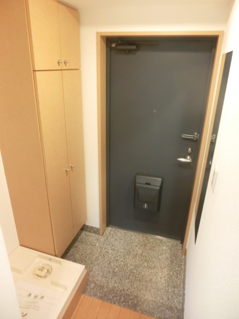 玄関　シューズボックス完備の玄関です。