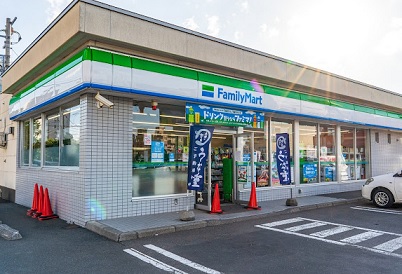 コンビニ　ファミリーマート札幌ドーム前店（コンビニ）まで280m