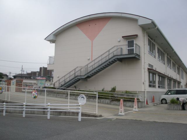 幼稚園・保育園　丸山こども園（幼稚園・保育園）まで690m