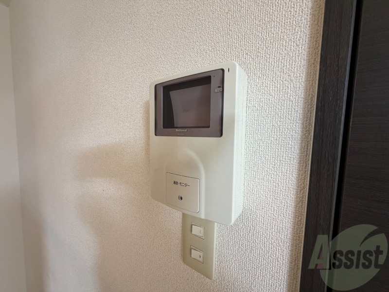 セキュリティ　ＴＶモニター付インターホンです。来客者の顔が見えるので安心！