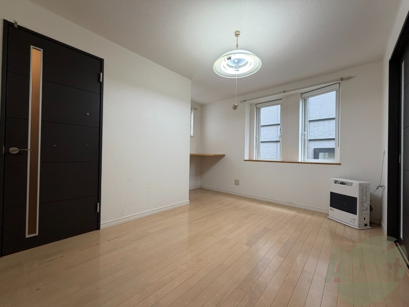居室・リビング　広くてキレイなお部屋が広がっていて、充実した生活が送れそう。