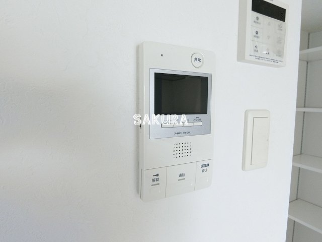 セキュリティ　女性の方でも安心のモニター付きオートロック♪