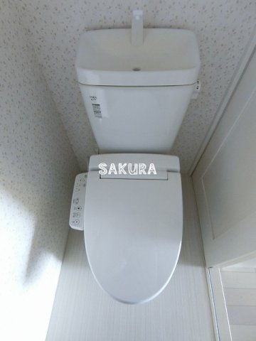 トイレ　嬉しい温水洗浄便座♪