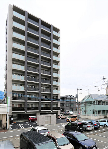 建物外観　雑餉隈駅徒歩約3分で天神までのアクセス良好♪