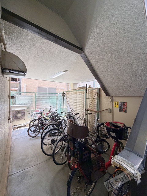 その他共有部分　屋根付き駐輪場が嬉しいです♪♪