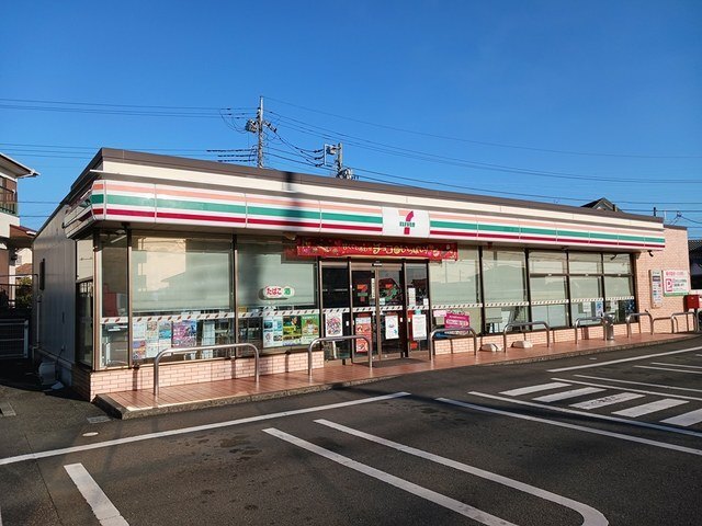 コンビニ　セブンイレブン富士市広見新町店（コンビニ）まで325m
