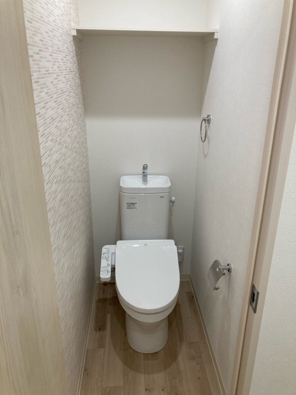 ＪＲ東海道本線 東淀川駅 徒歩7分 3階建 築2年のトイレ写真