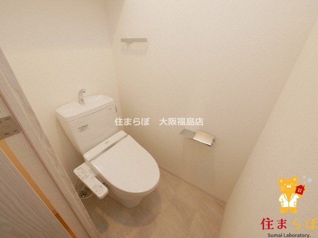 地下鉄御堂筋線 大国町駅 徒歩3分 14階建 築8年のトイレ写真