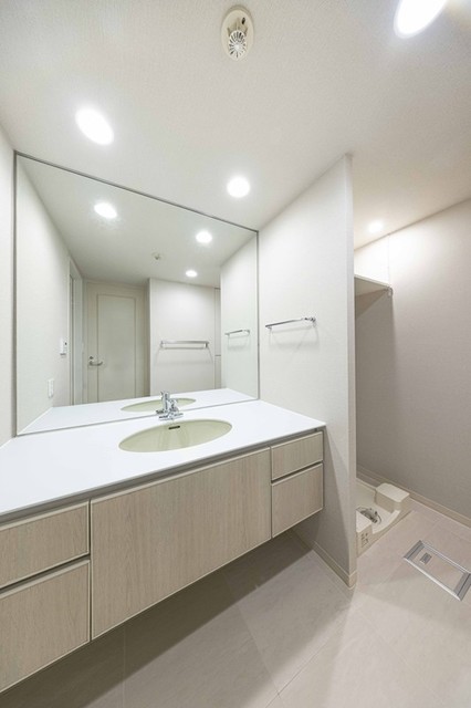洗面設備　※写真は同タイプ住戸です。