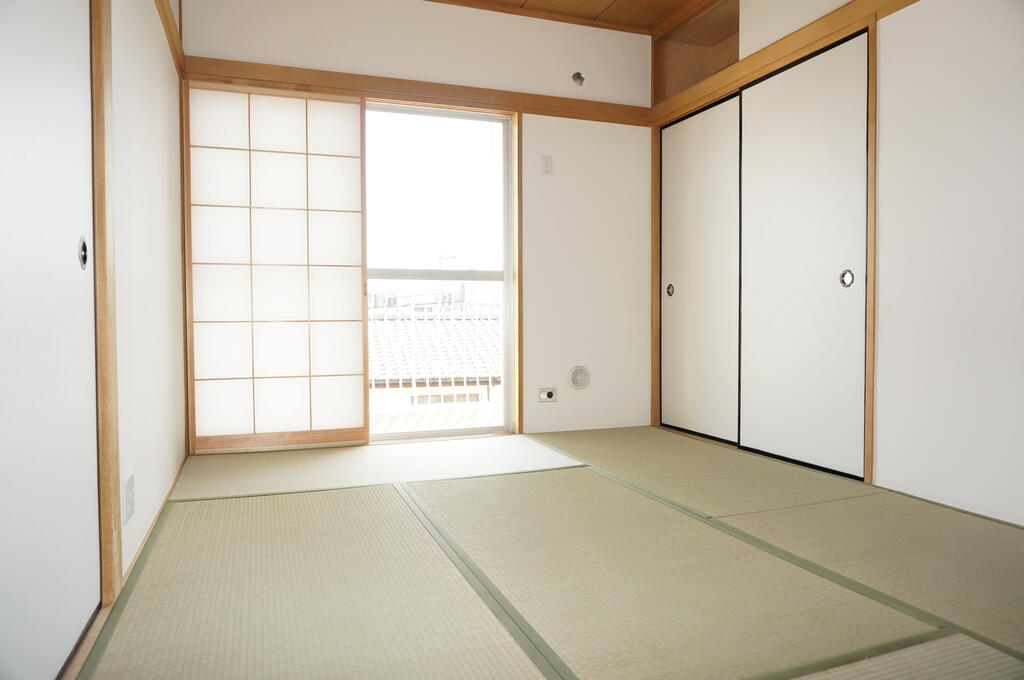 プラザ西鷺二号棟の居間写真