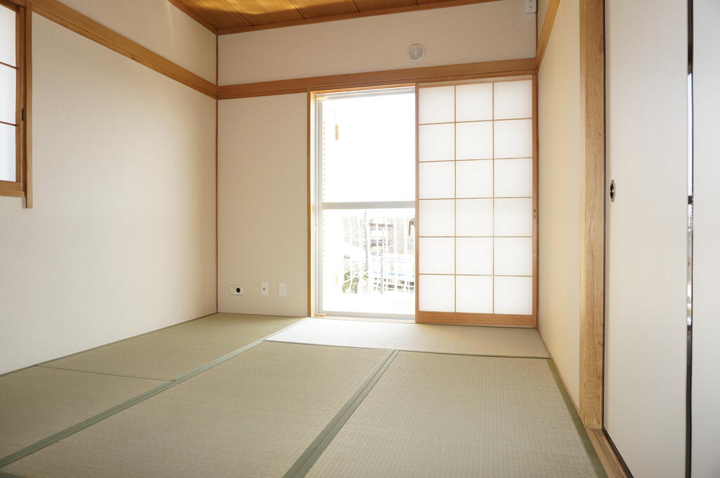 プラザ西鷺二号棟の居間写真