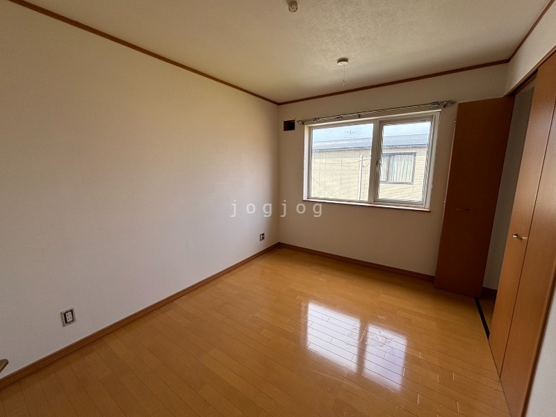 その他部屋・スペース　日当たりの良い明るいお部屋です。