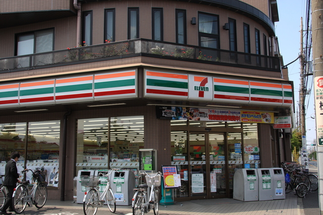 コンビニ　セブンイレブン足立島根店（コンビニ）まで770m
