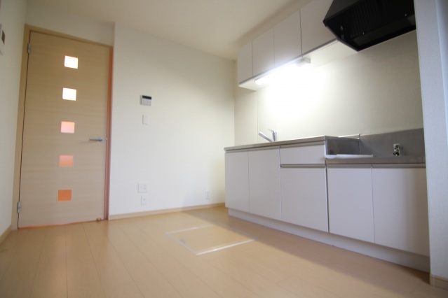 ＪＲ山陰本線 安岡駅 徒歩14分 2階建 築14年の居間写真