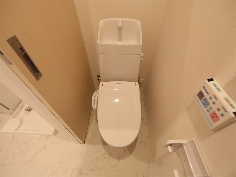 名鉄名古屋本線 金山駅 徒歩5分 6階建 築7年のトイレ写真