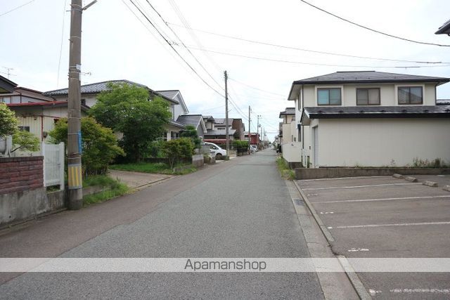 その他　前面道路（その他）まで0m
