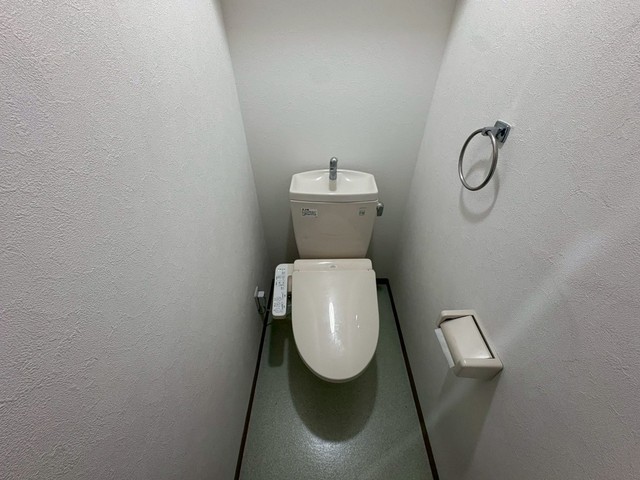 トイレ　※別号室の写真です※