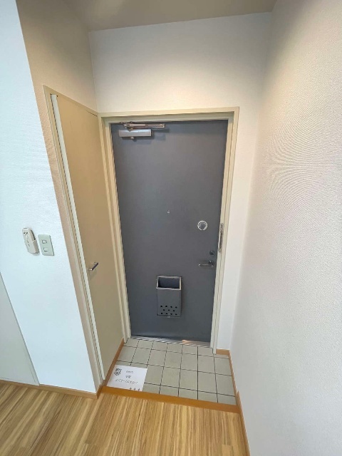 東急田園都市線 用賀駅 徒歩4分 5階建 築39年の玄関写真