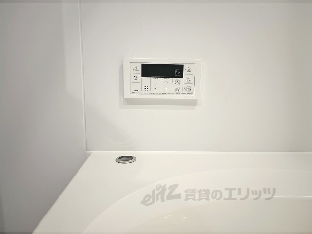 その他設備　給湯器リモコン