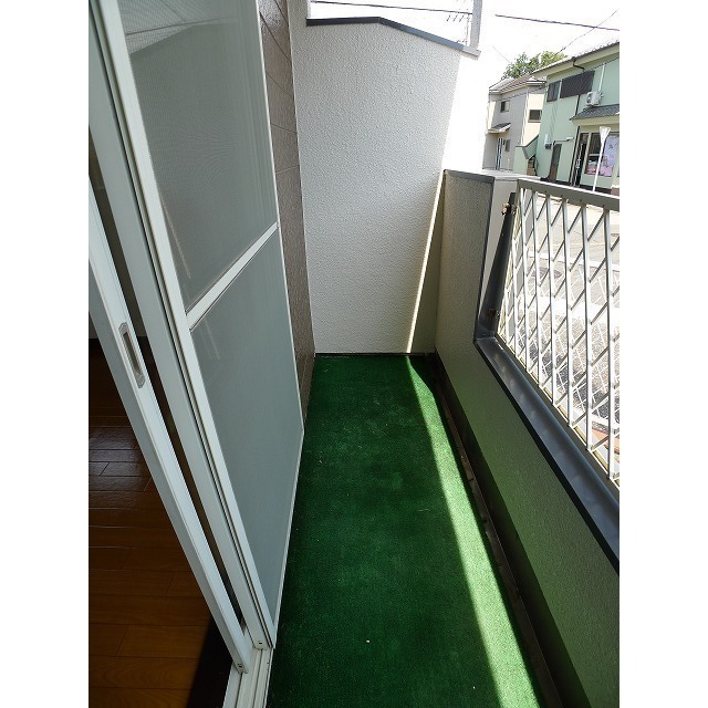 バルコニー　南向きで陽当たり良好です
