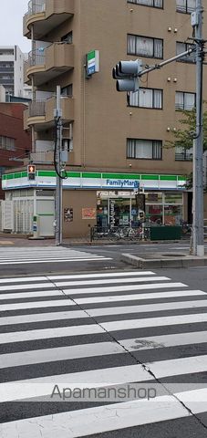 コンビニ　ファミリーマート（コンビニ）まで210m