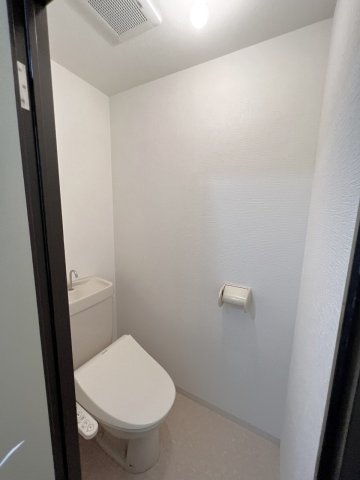 ＪＲ東海道本線 東淀川駅 徒歩5分 4階建 築35年のトイレ写真