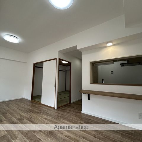 ＪＲ埼京線 武蔵浦和駅 徒歩14分 6階建 築38年の居間写真