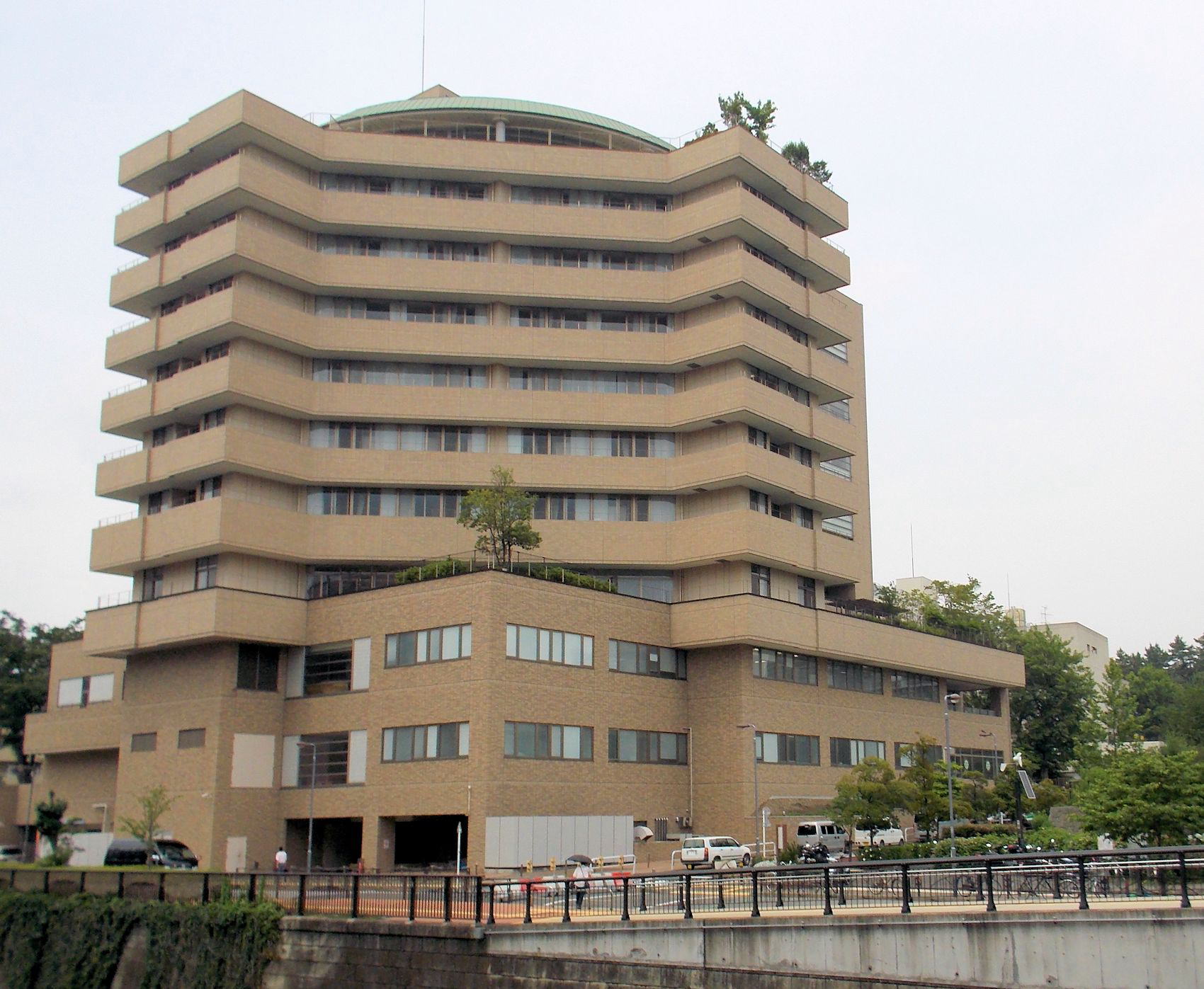 病院　国家公務員共済組合連合会東京共済病院（病院）まで384m